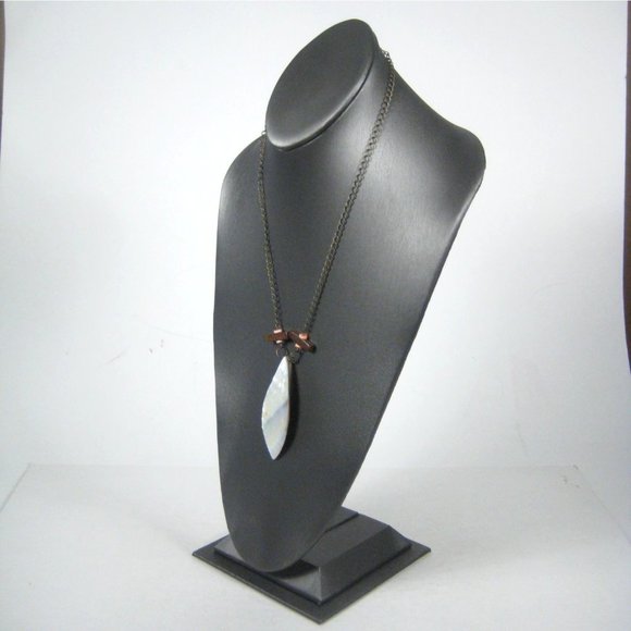 Mother of Pearl Shell Pendant Necklace 17 inch Chain Jewelry Ocean Unisex Beach - Picture 5 of 7